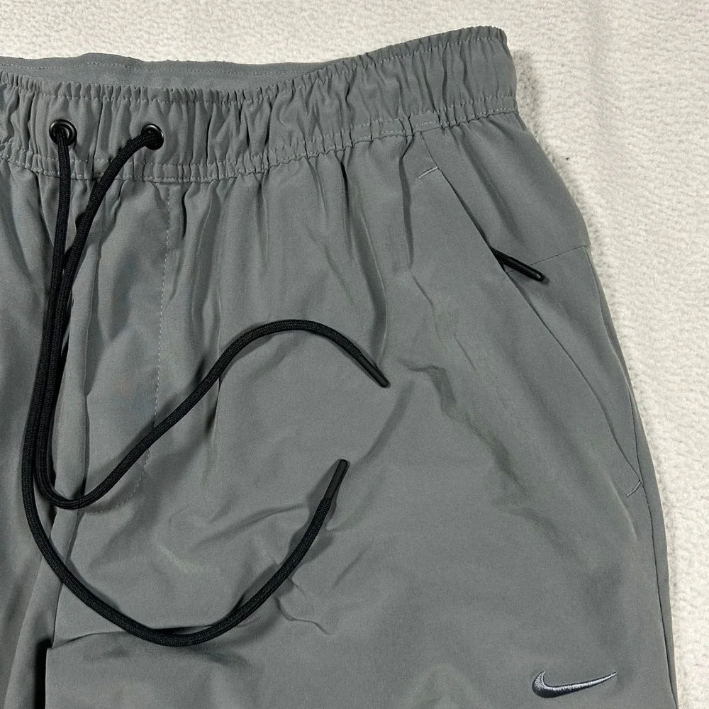 Nike Dri-FIT Unlimited Men's Large Tapered Versatile Pants Training Pants
